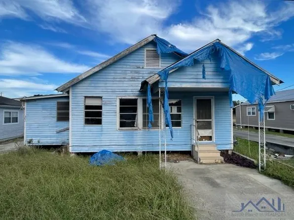 302 Convent St, Labadieville, LA 70372