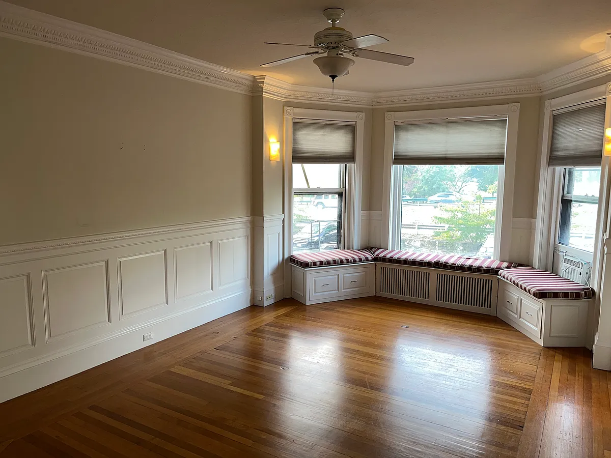 Building Photo - 35 Bay State Rd #1R