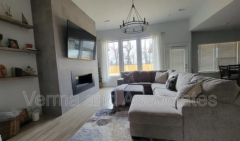 1890 Sunrise Cir — Photo 9