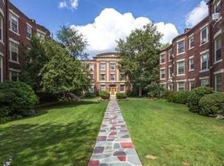 137 Beaconsfield Rd APT 6, Brookline, MA 02445