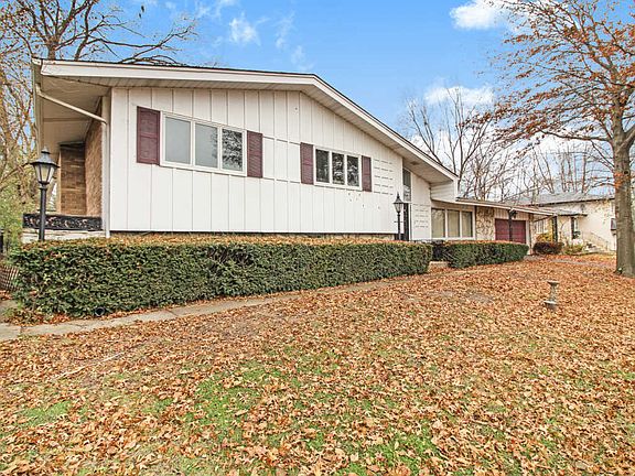 3rd image of 10506 Bernice Dr