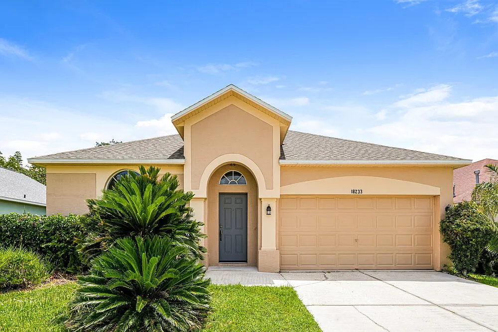 3 bed, 2.0 bath, 1530 sqft, $2,375 — Photo 1