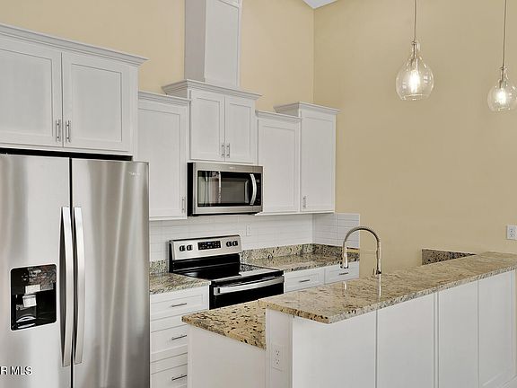 3rd image of 1031 Vinton Ave #29