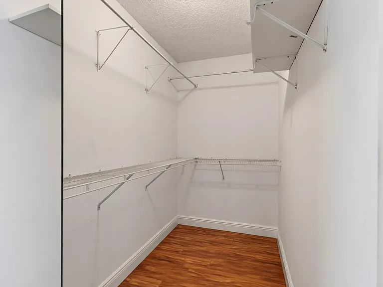 5225 Brookview Dr — Photo 69