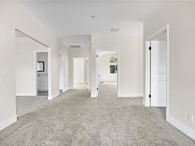 1813 Woodland Dr — Photo 23