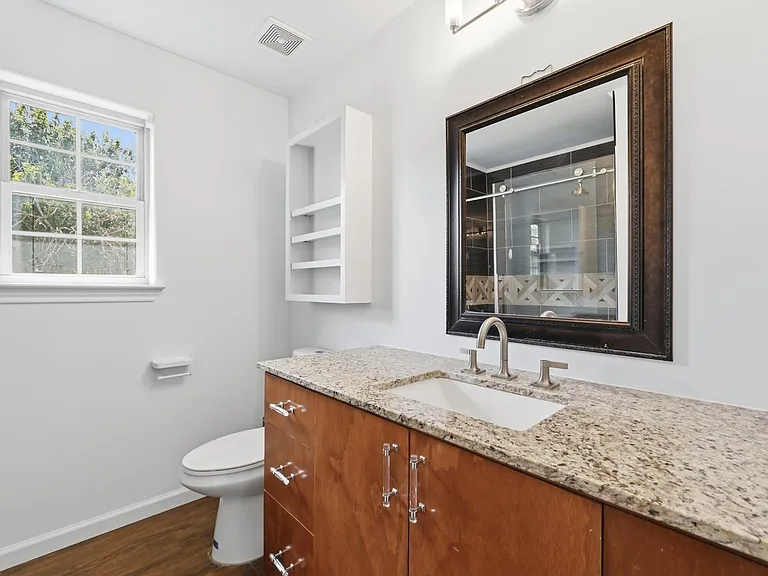 330 Howard Ln — Photo 26