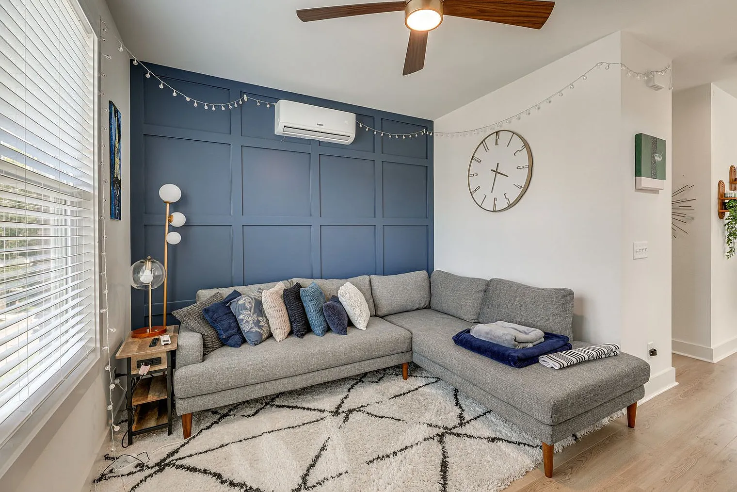 2 bed, 2.0 bath, 1291 sqft, $5,225 — Photo 1
