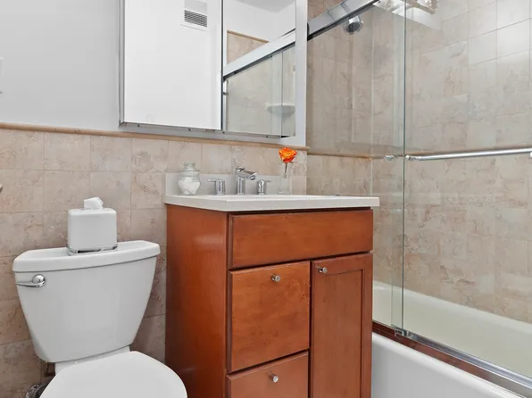 420 East 72nd Street image 6 of 7