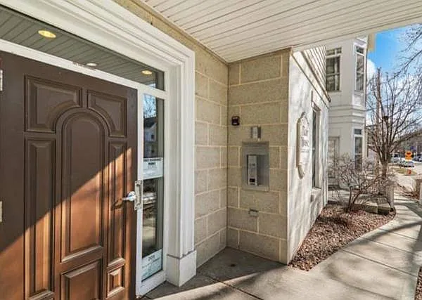 201 N Blair St — Photo 18
