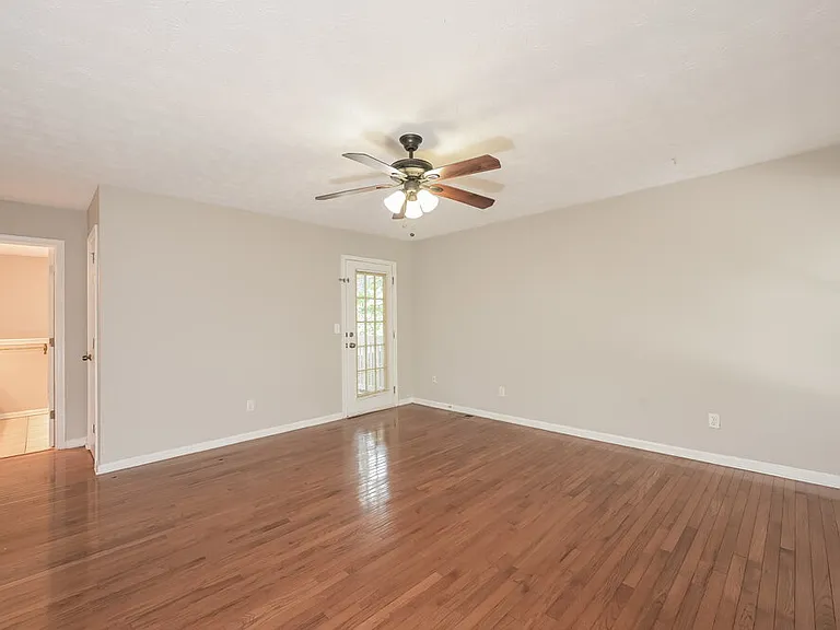 710 Maggie Mae Ln — Photo 11