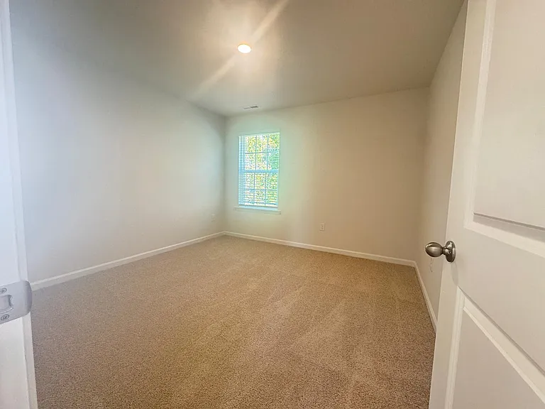 210 Palm Dr — Photo 10