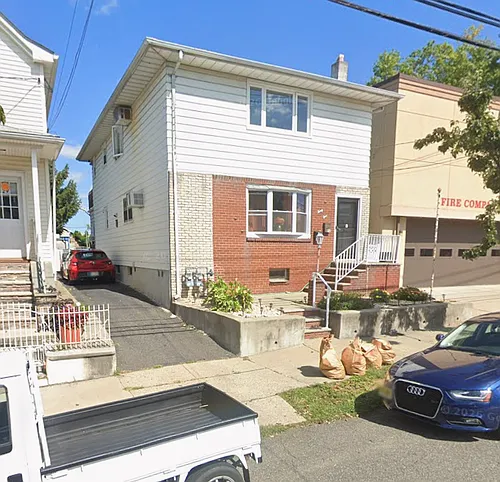 31 Plauderville Ave #2 Photo 1