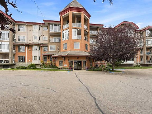 2nd image of 4512 E 52nd Ave #422
