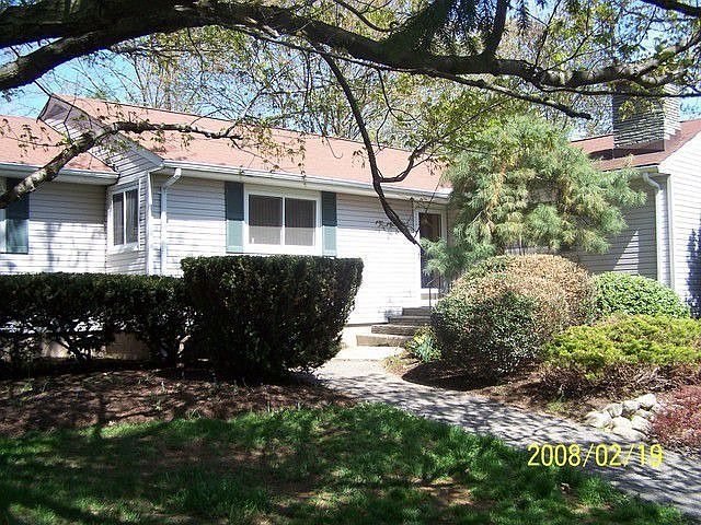 2nd image of 313 Strawtown Rd