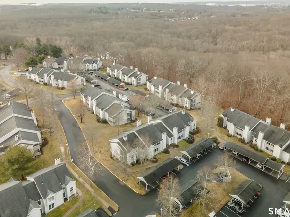 75 Crown Knoll Court APT 103, Groton, CT 06340