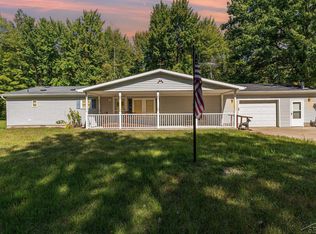 2045 Estey Rd, Rhodes, MI 48652