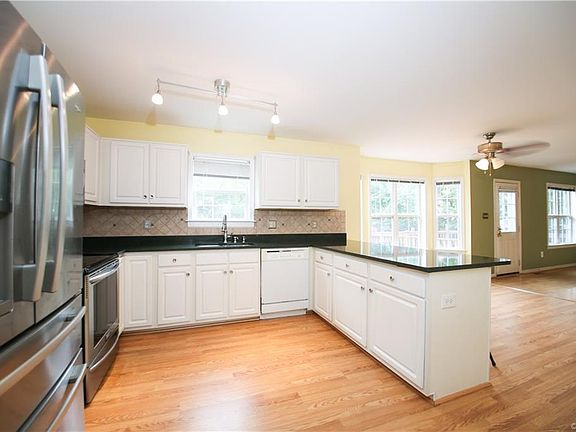 5th image of 6915 Dartmouth Ave