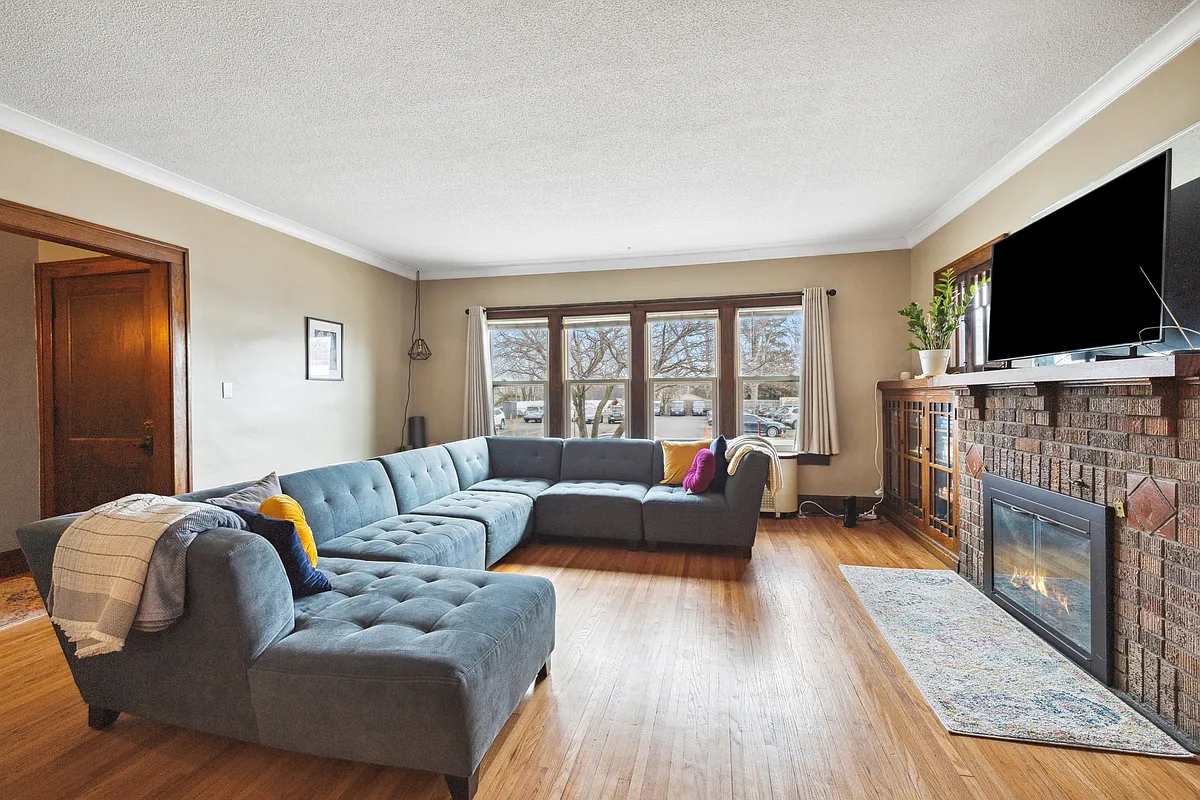 Building Photo - 4544 Bryant Ave S