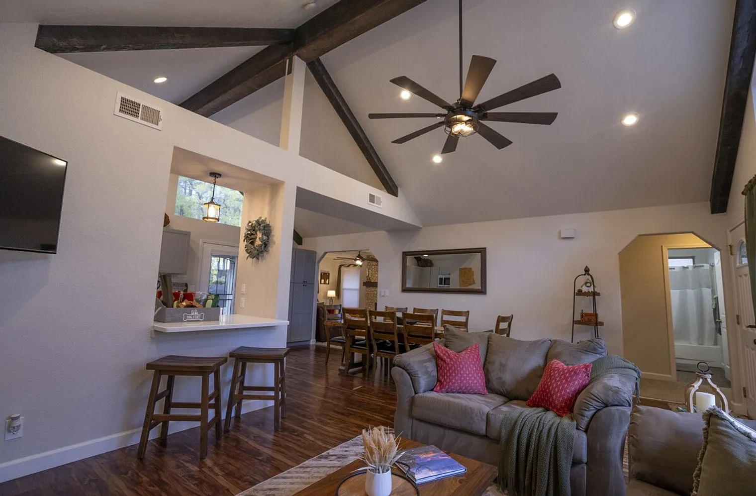 3 bed, 2.0 bath, $8,558 — Photo 3