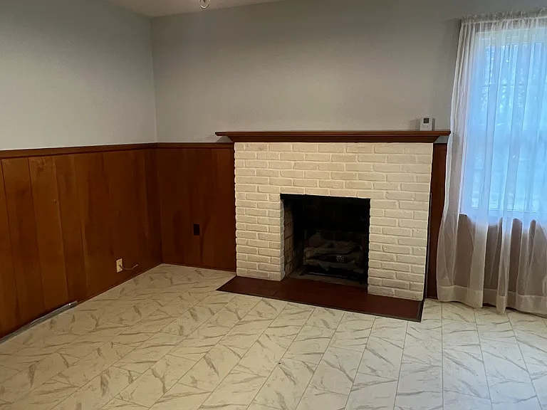 448 Bellevue Ave — Photo 2