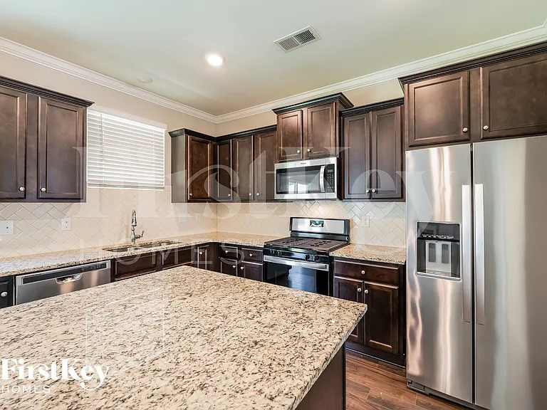 4131 Park Crossings Dr — Photo 6