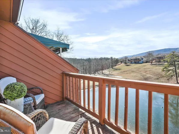 40 Tecumseh Trl, Hedgesville, WV 25427
