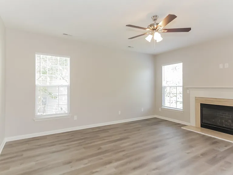 7223 Claiborne Woods Rd — Photo 5