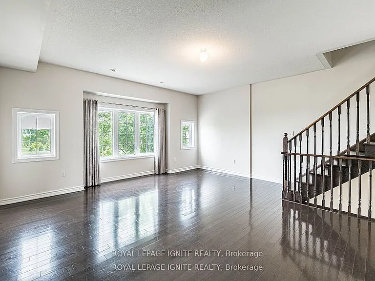 37 Aspen Hills Rd — Photo 12