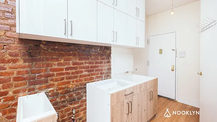 Rented by Nooklyn NYC LLC | media 77