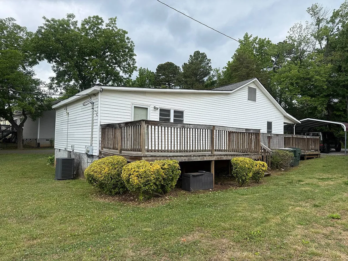 Building Photo - 2885 Fair Oaks Dr