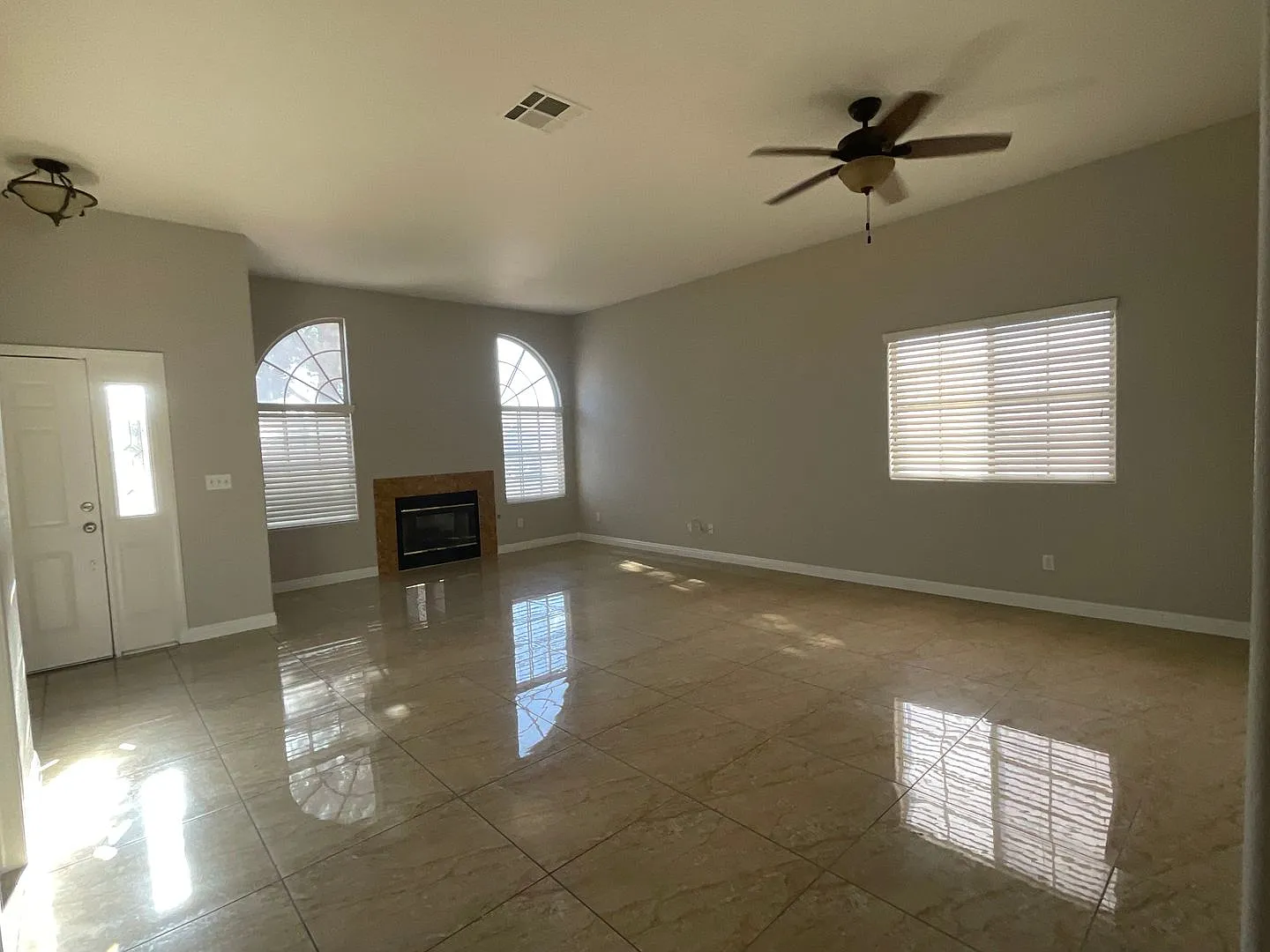 Great single-story home, 3brms, 2bath, 2crg. — Photo 4