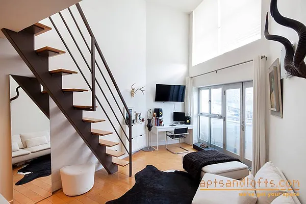 Sold by aptsandlofts.com | media 10