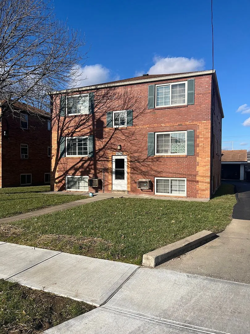 4330 Oakwood Ave — Photo 1