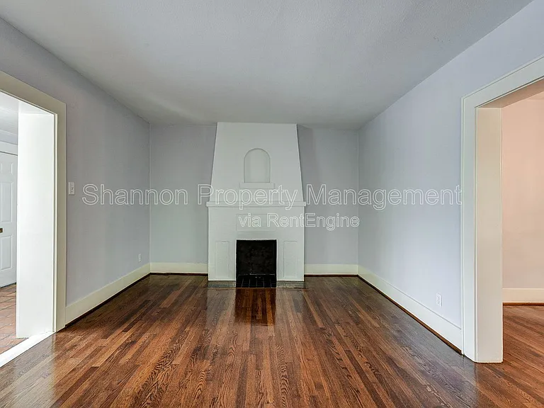 1748 Hawthorne St #B — Photo 10