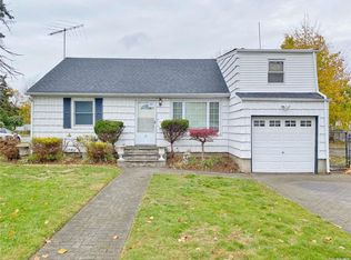 32 Soloff Rd, Massapequa, NY 11758