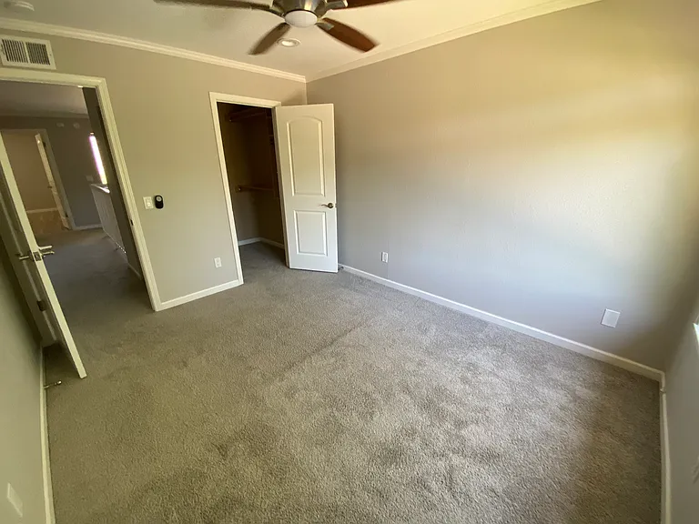 1016 Poplar Dr — Photo 12
