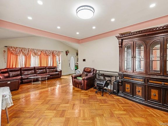 5th image of 1667 E 51st Street
