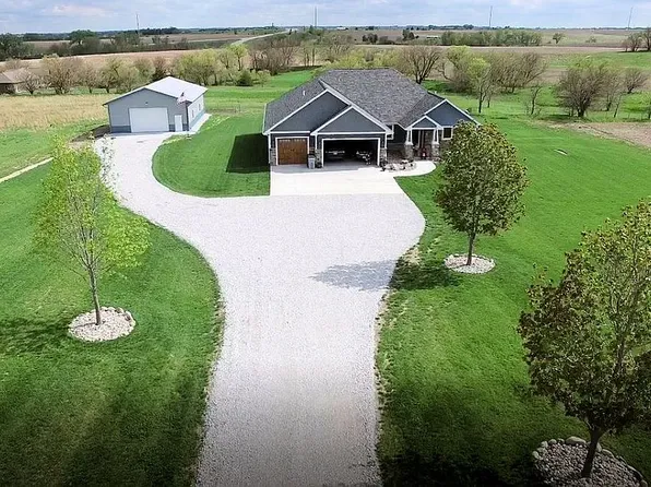 15845 Fox Run Rd, Bennet, NE 68317