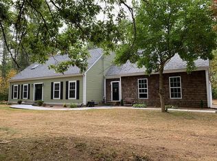 24 Cedarwood Ln, Hope Valley, RI 02832