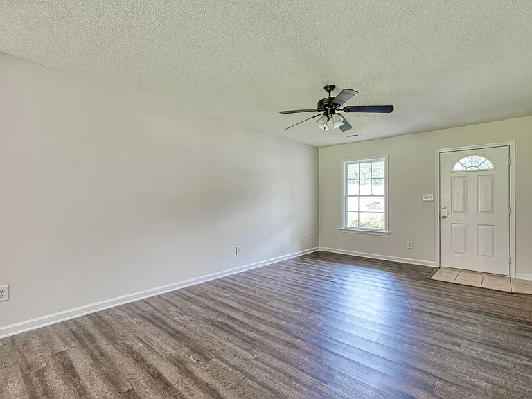 567 Seays Crest Dr — Photo 6