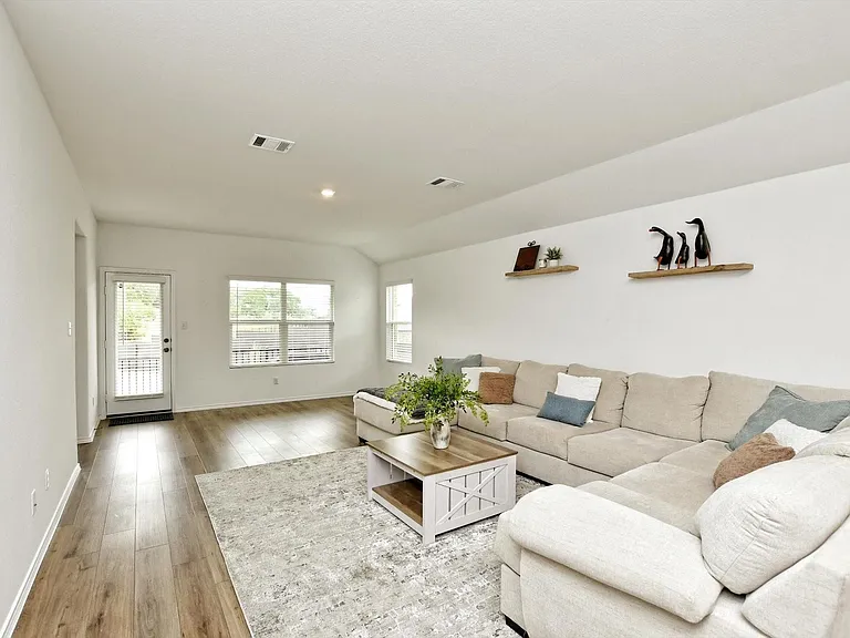 2108 Golden Grain Ln — Photo 9