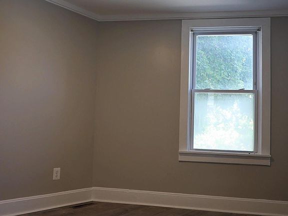 Bedroom, second angle