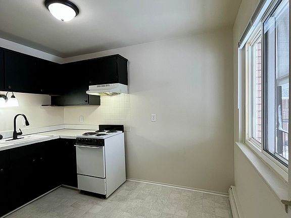4th image of 650 Harrison Blvd APT 30