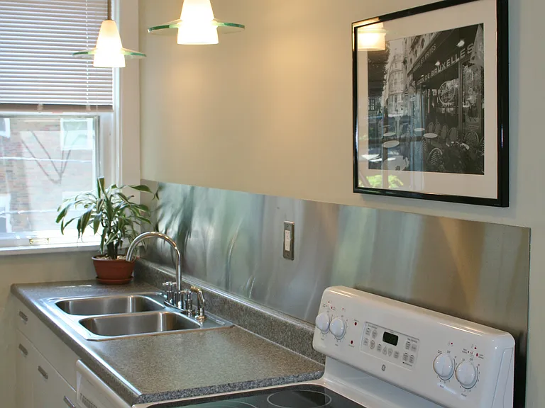 7515 Parkdale Ave — Photo 4