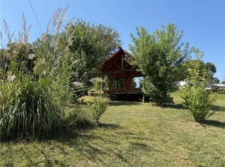 53 N Lakeview Dr, Pleasanton, KS 66075