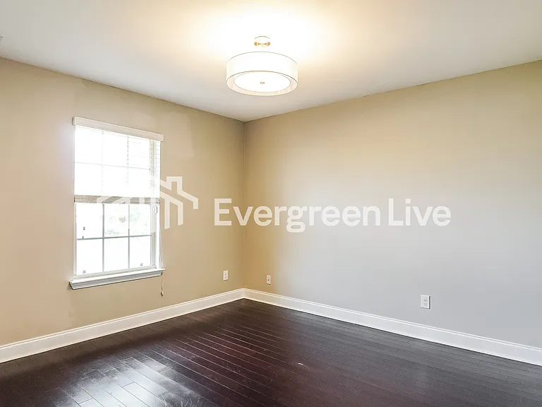 212 Hillcrest Dr — Photo 14