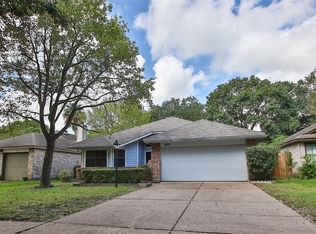 8611 Sparkling Springs Dr, Houston, TX 77095