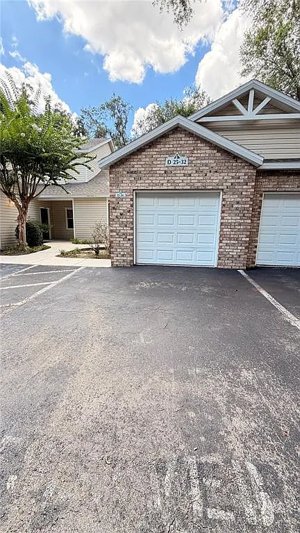 2 bed, 2.0 bath, 1134 sqft, $2,400 — Photo 2