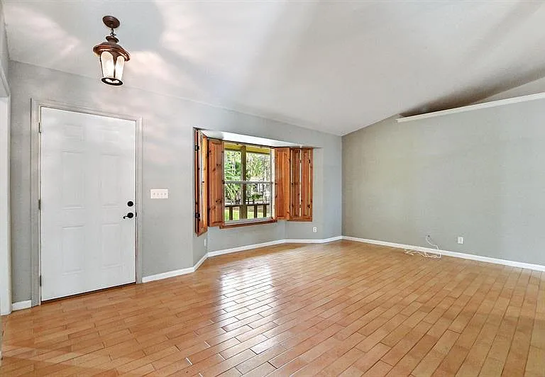14846 61st Ct N — Photo 3