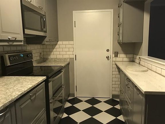 4th image of 13 Strawberry Bank Rd APT 18